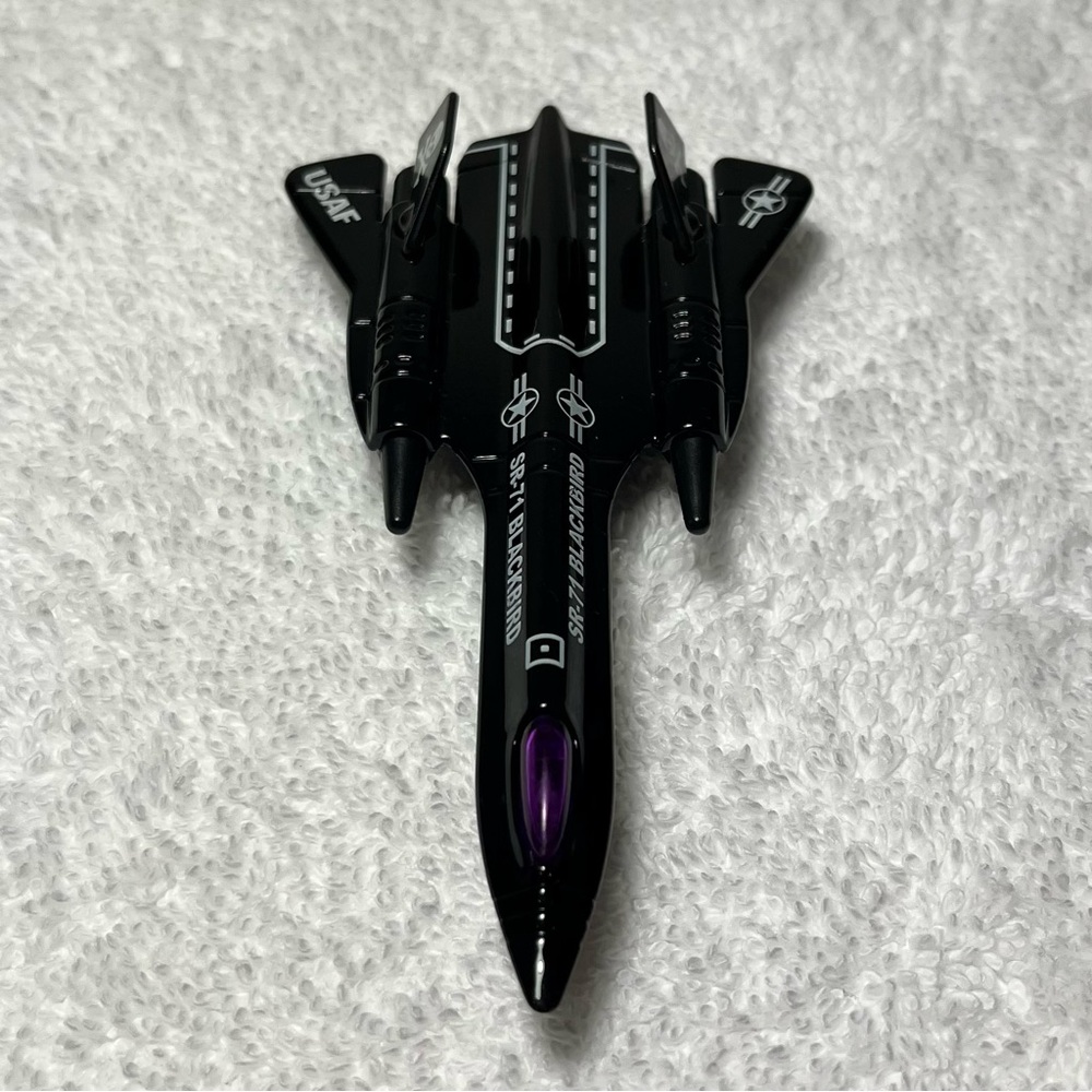 Die-Cast Pullback Stealth Bomber SR-71 Blackbird.